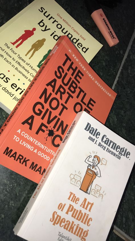 Books On Public Speaking, Books For Public Speaking, Public Speaking Books, The Art Of Public Speaking, Public Speaking Aesthetic, Book Bucket List, Speaking Tips, Public Speaking Tips, Book Bucket