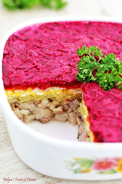 Ukrainian Herring Shuba (Layered Vegetable and Fish Salad) Shuba Salad, Salad Cake, Grated Potato, Best Christmas Recipes, Ukrainian Recipes, Fish Salad, Pink Foods, Best Food Ever, Salad Recipe