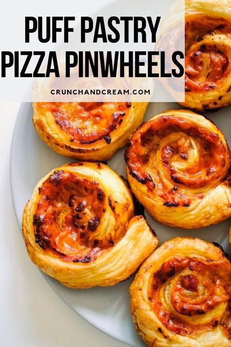 These pizza pinwheels are super quick and easy thanks to store-bought puff pastry. You can add all the toppings you like way beyond the basic sauce and cheese. Plus, they're re heatable and even delicious cold! #puffpastrypizzarolls #puffpastrypizzavegetarian #puffpastrypizzascrolls #puffpastrypizzapinwheels Puff Pastry Pinwheels, Puff Pastry Pizza, College Recipes, Pastry Pizza, Pizza Pinwheels, Lunchbox Recipes, Picnic Recipes, Vegetarian Meals For Kids, Random Recipes