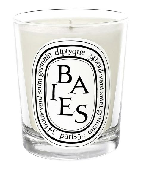 A favourite among lovers of the Parisian fragrance house, the iconic Diptyque Baies scented candle brings about the rich and fruity scent of summer berries.