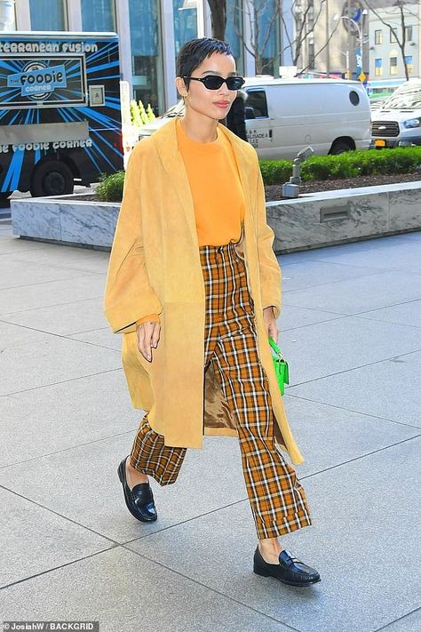 Zoe Kravitz Style, Zoë Kravitz, Lisa Bonet, Yellow Coat, Zoe Kravitz, Lenny Kravitz, Suede Coat, Petite Fashion, Casual Street Style