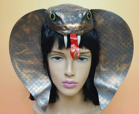 Cobra Costume, Snake Headdress, Snake Face Paint, Fancy Dress Diy, Indiana Jones Costume, Jungle Book Costumes, Snake Face, Snake Costume, Ice Skating Costumes