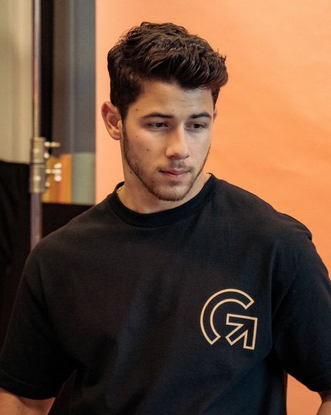 Jonas Brother, Joe Jonas, Celebrity Dads, Nick Jonas, Jonas Brothers, Ex Machina, Best Outfits, Fan Fiction, Priyanka Chopra