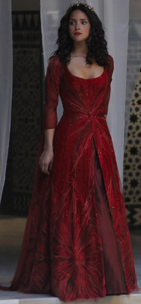 Queen Dress Royal Medieval, Red Medieval Dress, Medieval Dress Princess, Elizabethan Costume, Tudor Period, Tudor Costumes, Old Fashion Dresses, Rhaenyra Targaryen, Fantasy Dresses