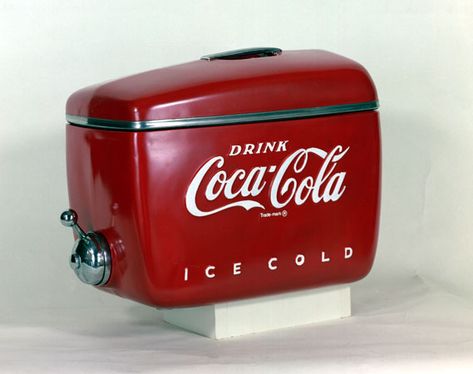 Raymond Loewy Design, Coke Ad, Raymond Loewy, Coca Cola Drink, Cooler Designs, Coke Cola, Aerodynamic Design, Design Movements, Streamline Design