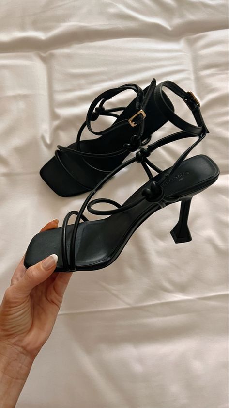 Fall Shoes 2022, Must Have Heels, Affordable Heels, Shoes 2022, Trends 2022, Heels Black, Fall Shoes, Strappy Heels, Fall Outfit