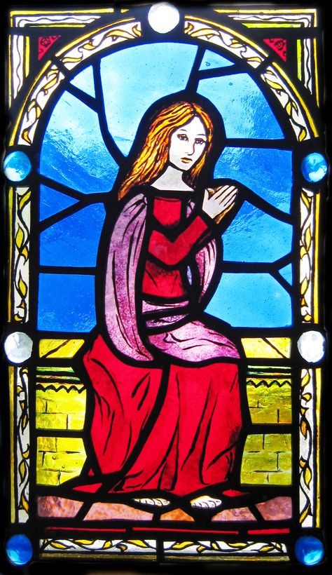 Medieval Stained Glass Windows, Stained Glass Medieval, Middle Ages Art, Medieval Stained Glass, Medieval Princess, Shippuden Sasuke, Glass Paint, Art Stained, Painting Inspo