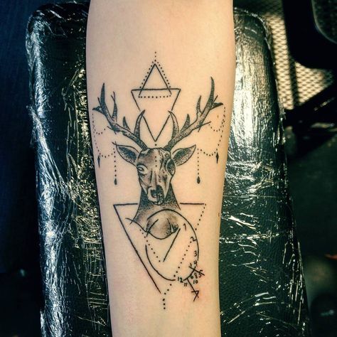 Hannibal Tattoo on @jrenee Hannibal Tattoo, Patronus Tattoo, Stag Tattoo, Bookish Tattoos, Deer Tattoo, Book Tattoo, Dot Work Tattoo, Tattoo Life, Back Tattoos