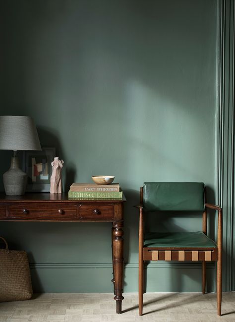 Rebecca De Boehmler - Interiors Stylist and Creative Consultant Dulux Heritage Colours, Heritage Paint Colours, Blue Green Bedrooms, Massage Room Design, Green Hallway Ideas, Heritage Paint, Paint Bedroom, Interior Design Per La Casa, Dulux Paint