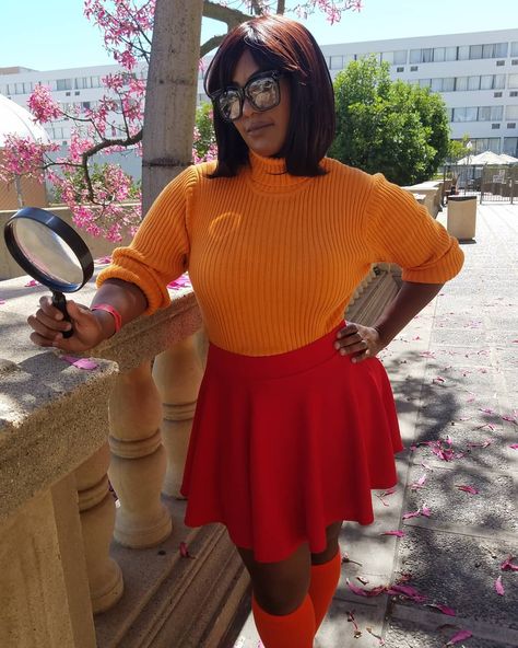 As a woman who wears glasses, I'm all about rocking the four eyes on Halloween. I've been hipster Belle, Velma, and Tina Belcher in recent years, and I will Vilma Scooby Doo Costume, Vilma Scooby Doo, Costumes With Glasses, Halloween Costumes Glasses, Diy Halloween Costumes For Girls, Easy Costume Ideas, Velma Costume, Badass Halloween Costumes, Velma Cosplay