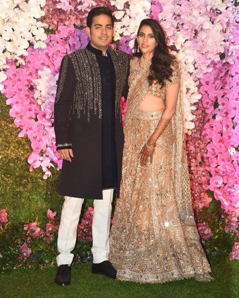 Here's What (& Who) Shloka Mehta Wore At Each Of Her Wedding Functions! | WedMeGood Shloka Ambani, Shloka Mehta, Akash Ambani, Wedding Celebrity, Nita Ambani, Mumbai Wedding, Mehndi Ceremony, Indian Wedding Reception, Wedding Reception Dress