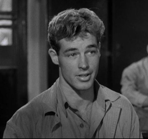 GUY MADISON in "Til The End Of Time" (1946) Guy Madison, Hollywood Men, End Of Time, Billy Idol, Old Hollywood Stars, Hollywood Actor, Male Face, Good Looking Men, Pretty Men