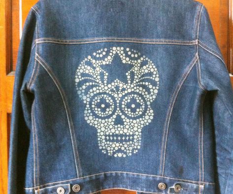 Denim Upcycle, Laser Cut Decor, Diy Denim Jacket, Thrift Store Outfits, Laser Engraved Ideas, Laser Ideas, Jackets Denim, Denim Projects, Denim Diy