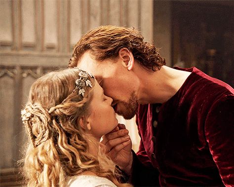 King Henry V, Hollow Crown, The Hollow Crown, Henry V, V Gif, Princess Katherine, Putao, Thomas William Hiddleston, Strip Steak