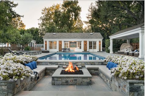 Fire Pit Seating Ideas Fire Pit Connected To Pool, Fire Pit Next To Pool, Fire Pit Seating Ideas, Fire Pit Bench, Fire Pit Seating Area, Deck Fire Pit, Cool Fire Pits, Seating Ideas, Concrete Fire Pits