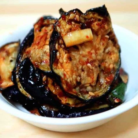 Korean Eggplant, Korean Marinade, Ways To Cook Eggplant, Aubergine Recipes, Soy Sauce Marinade, Pickled Eggplant, Aubergine Recipe, Eggplant Recipes Easy, Egg Plant