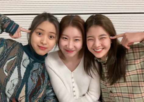 itzy's ryujin + chaeryeong + lia Choi Jisu, Girl Group, Dancer, Quick Saves, Clothes