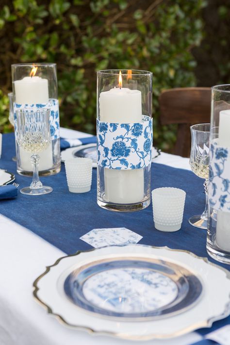 chinoiserie wedding inspiration Chinoiserie Party Decor, Blue Chinoiserie Wedding, Chinoiserie Wedding Table Settings, Chinoiserie Birthday Party, Chinoiserie Bridal Shower Ideas, Wedding Chinoiserie, Chinoiserie Bridal Shower Decor, Blue Toile Party Decor, Chinoiserie Centerpiece