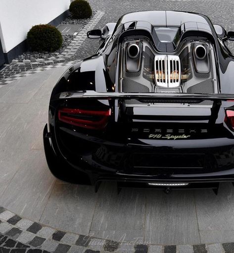 Porsche 918 spyder Porsche Spyder, Black Porsche, Porsche 918 Spyder, Lux Cars, Boats Luxury, Porsche Carrera, Classy Cars, Classic Porsche, Porsche Cars