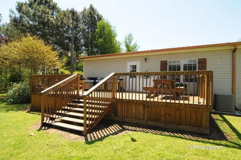 Steps For Mobile Homes | Stairs For Mobile Home | Wooden Steps For Mobile Home - Ready Decks Mobile Home Front Deck, Decks For Mobile Homes, Stairs For Mobile Home, Home Deck Ideas, Mobile Home Deck Ideas, Mobile Home Stairs, Prefab Stairs, Porch For Trailer, Porch Decking