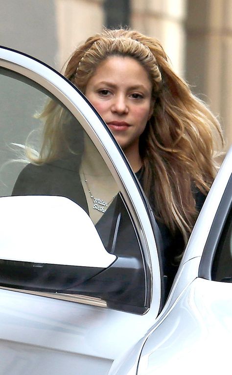 Shakira Shakira And Gerard Pique, Gerard Pique, Post Baby Body, After Giving Birth, Post Baby, Giving Birth, Baby Body, Celebrity Entertainment, Shakira