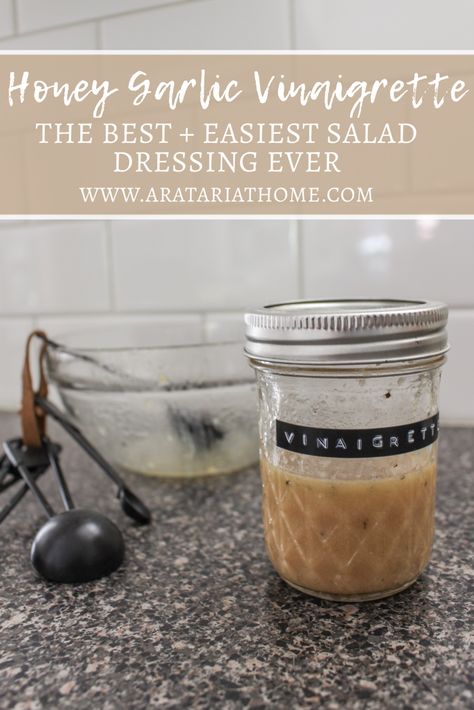 Easy Dressing Recipe, Garlic Salad Dressing, Garlic Vinaigrette, Different Salads, Vinaigrette Salad, Easy Salad Dressing, Vinaigrette Recipe, Decorating 101, Salad Dressing Recipes Homemade