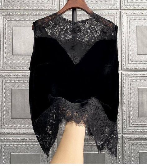 Velvet Fashion 2023, Velvet Top Designs, Velvet Lace Top, Corset Fashion Outfits, Lace Top Dress, Lace Dress Design, Iranian Women Fashion, Berlin Fashion Week, Velvet Clothes