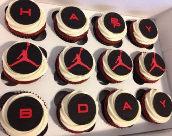 Jordan Cupcakes Jordan Cupcakes, Ball Cake Design, Michael Jordan Cake, Jordan Birthday, Jordan Cake, Jordan Baby Shower, 23 Jordan, 23 Birthday, Basketball Theme Party