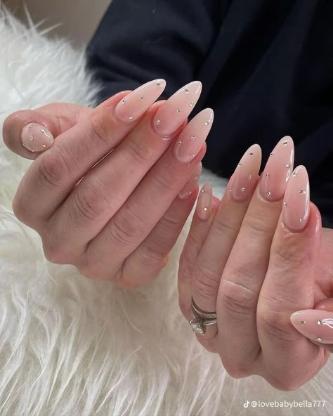 Nails With Small Pearls, Basic Nails With Gems, Nails Ideas With Diamonds, Round Long Nails, Cute Oval Nails Design, Milky White Nails With Rhinestones, Long Oval Nails Design, Round Nails Long, Almond Nails With Gems