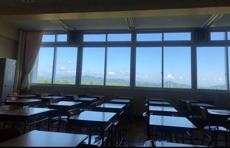 Japanese Classroom Background, Chinese School Building, School Aesthetic Japan, Japanese Classroom Aesthetic, Japan Scenery Aesthetic, Japanese Highschool Aesthetic, Japan School Aesthetic, Blue Classroom Theme, Japan Classroom