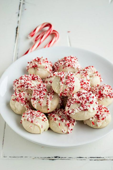 Peppermint Puffs Recipe : fun Christmas cookie recipe! Peppermint Puffs, Puff Recipe, Festive Cookies, Christmas Foods, Christmas Cookie Exchange, Recipe Girl, Peppermint Cookies, Best Christmas Cookies, Xmas Cookies