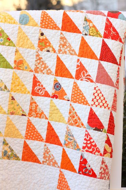 Square Quilts, Diary Of A Quilter, Charm Square Quilt, Lattice Quilt, Triangle Quilt Pattern, Baby Quilt Tutorials, Charm Pack Quilts, Quilt Modernen, Charm Quilt