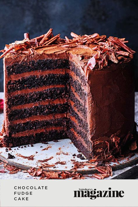 Chocolate Fudge Layer Cake, Hot Chocolate Fudge Cake, Chocolate Fudge Cake Recipe, Cake Recipes Uk, Fudge Cake Recipe, Cream Fudge, Hot Chocolate Fudge, Pastry Board, Rich Chocolate Cake