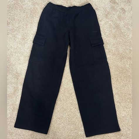 Aritzia cargo sweatpants Aritzia Cargo, Cargo Sweats, Melina Pant, Cargo Sweatpants, Aritzia Tna, Aritzia Pants, Utility Pants, Brown Pants, Cargo Pant