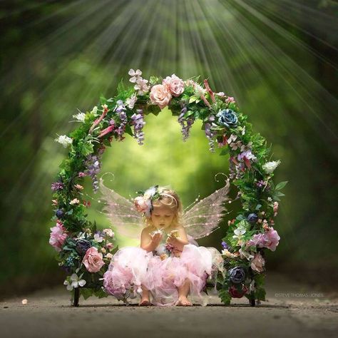 Fairy Photo Shoot, Fairy Shoot, Fairy Theme Birthday Party, Fairy 1st Birthday, Fairy Photography, Ideas Bautizo, Diy Newborn Photography, Baby Birthday Photoshoot, Fairy Photoshoot