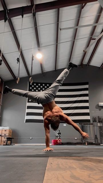 Cameron Taylor on Instagram: "The most frustrating skill, one arm handstand" Handstand Aesthetic, One Arm Handstand, Handstand Progression, Batman The Dark Knight, 2025 Vision, Handstand, Dark Knight, Gymnastics, Photo Ideas