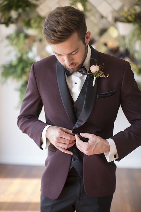 Wedding Suits For Men, Winter Wedding Outfits, Wedding Tux, Burgundy Tuxedo, Suit Costume, Wedding Outfit Men, Groom Tuxedo, Wedding Suits Groom, Mens Blazer Jacket