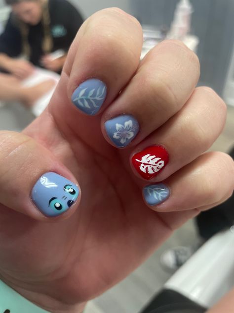 Stitch Nails Easy, Stitch Themed Nails, Easy Stitch Nails, Stitch Nails Disney, Lilo And Stitch Nails, Stitch Nail Art, Pixar Nails, Stitch Nails, Disney Nail Designs