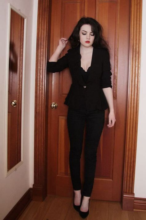 Boss Witch - Album on Imgur Edgy Work Outfits, Corporate Goth, Casual Goth, Goth Outfit, Best Casual Outfits, Peplum Blazer, Fashion Trends Winter, Elegante Casual, Mode Inspo