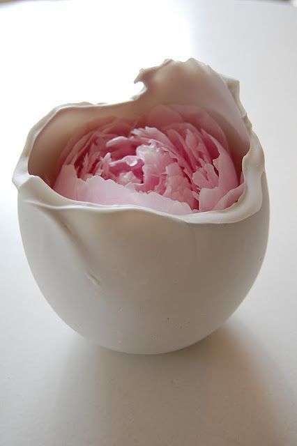 Norvald Hemre’s porcelain & clay art, is sometimes initially cast with the use of balloons to form his pieces. He lives in Norway. See Blogroll for a link. | Decanted Porcelain Mask, Ceramic Techniques, Porcelain China, Pottery Sculpture, Porcelain Clay, Keramik Vase, Sgraffito, Paper Clay, Ceramic Vases