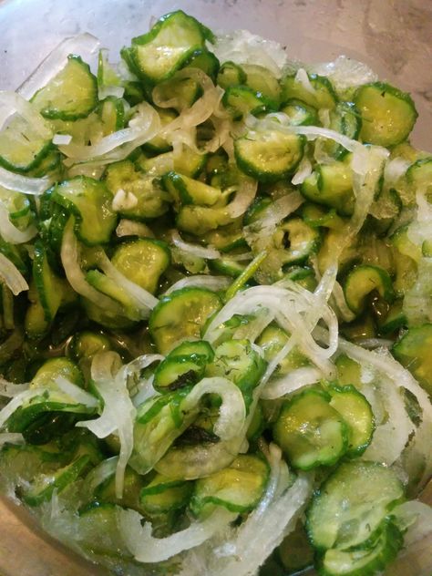 Freezing Cucumbers, Freezer Pickles, Dill Pickle Recipe, How To Make Pickles, Pickles Recipe, Canning Vegetables, Refrigerator Pickles, Dill Pickles, Homemade Pickles