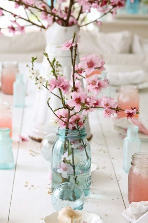 Cherry Blossom Table Setting-honestly- I WOULD DIE to have this!! Cherry Blossom Centerpiece, Branch Centerpieces Wedding, Almond Flower, Interior Boho, Blue Mason Jars, Cherry Blossom Wedding, Dreamy Whites, Random Ideas, Deco Floral