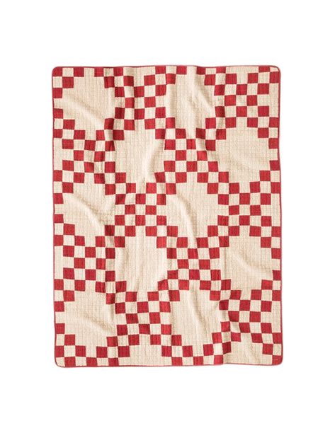 Red Squares Quilt Gingham Quilt, Squares Quilt, Neutral Quilt, Red And White Quilts, Japanese Quilts, American Quilt, Red Quilts, Organic Forms, Traditional Quilts