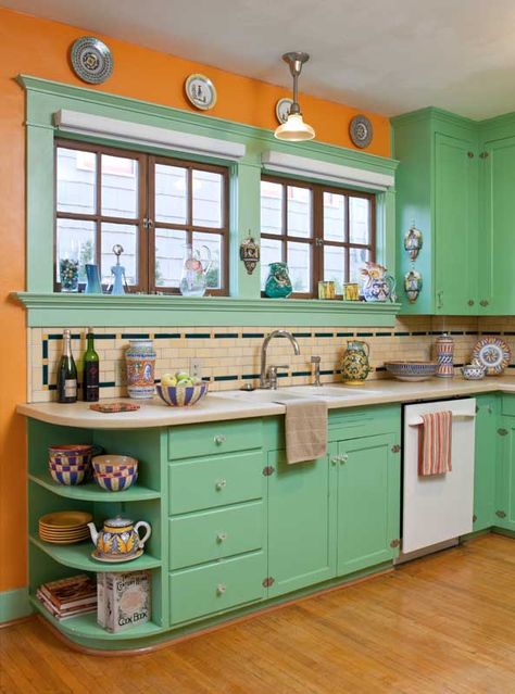 The use of period colors is evident in the kitchen of the restored 1906 bungalow. The maple strip flooring, top nailed, replicates the original damaged in a 1920s woodstove fire. Kitchen With Green Cabinets, Kitchen Accesories, Kabinet Dapur, Casa Vintage, Mid Century Modern Kitchen, Green Cabinets, Kitchen Plans, Old Kitchen, Kitchen Redo