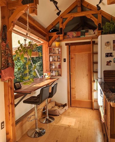 #tinyhomedesigns • Instagram Timber Frame Tiny House, Tiny House Interior Design, Tiny House Loft, House Loft, Tiny House Inspiration, Tiny Cottage, Tiny House Floor Plans, Tiny Cabin, Tiny House Decor