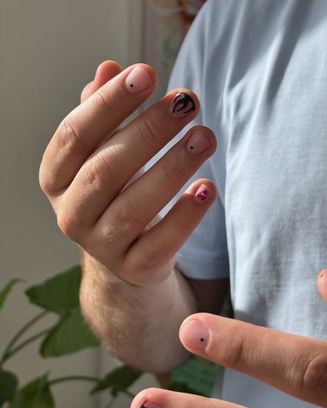 💙 @yxnnxs.st #malemanicure #malenails #nails #nailinspo #maleasthetics #russianmanicure #nailsformen #manicure #shellac #naildesign Simple Nails Men, Men’s Simple Nail Design, Simple Nail Design, Manicure Shellac, Uñas Ideas, Simple Nail, Simple Nail Designs, Simple Nails, Nail Design