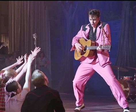 Elvis Films, Elvis Presley Movies, Baz Luhrmann, Elvis And Priscilla, Elvis Movies, Jamie Campbell, Elvis Presley Photos, Hollywood Actors, Pink Suit