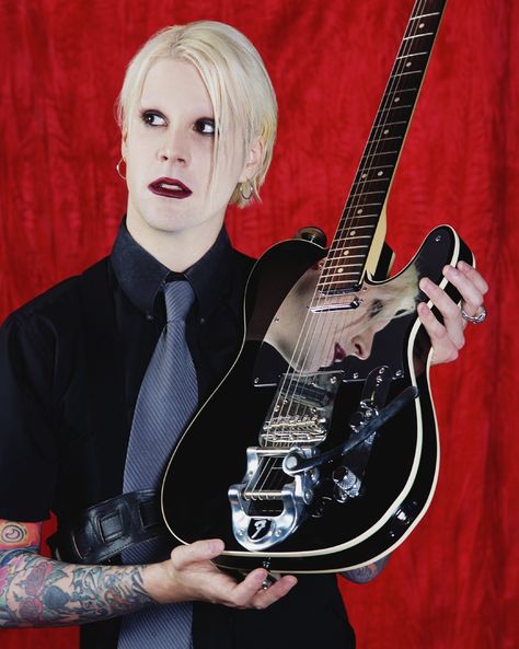 John 5 John 5 Guitarist, 80s Goth, Motley Crüe, Goth Kids, Best Guitarist, Kool Kids, John 5, Famous Musicians, Ace Frehley