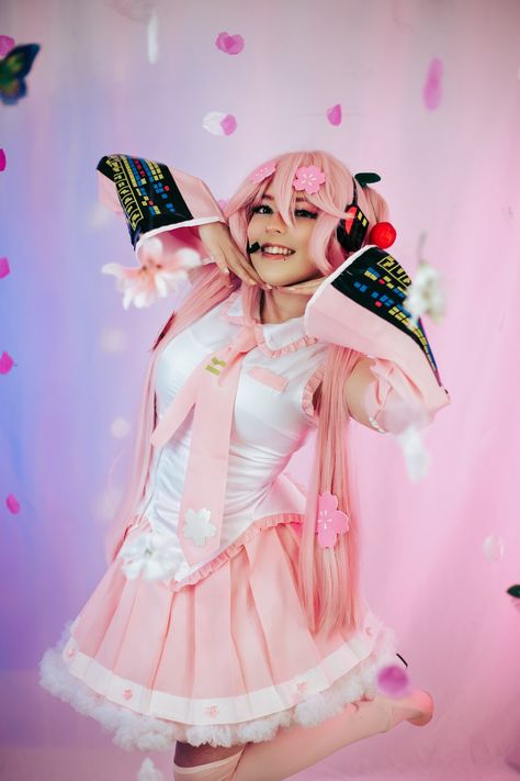 Sakura Miku 🌸 Sakura Miku Cosplay, Pink Cosplay, Group Cosplay, Sakura Miku, Sakura Cosplay, Miku Cosplay, Cosplay Inspo, Cute Cosplay, Cool Fits