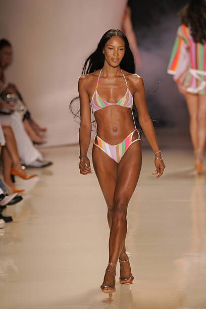 Naomi Campbell Runway Stock Pictures, Royalty-free Photos & Images - Getty Images Naomi Campbell Swimsuit, Naomi Campbell Body 90s, Naomi Campbell Body Shape, Naomi Campbell Body, Naomi Campbell Runway, Kareem Campbell, Swimsuit Modeling, Naomi Campbell 90s, Body Shapes Women